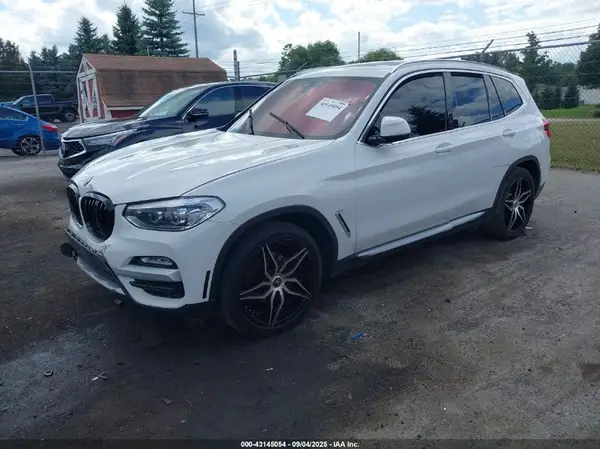 5UXTR9C51KLE16978 2019 BMW X3 - Image 2