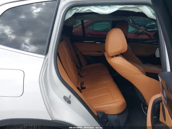 5UXTR9C51KLE16978 2019 BMW X3 - Image 8