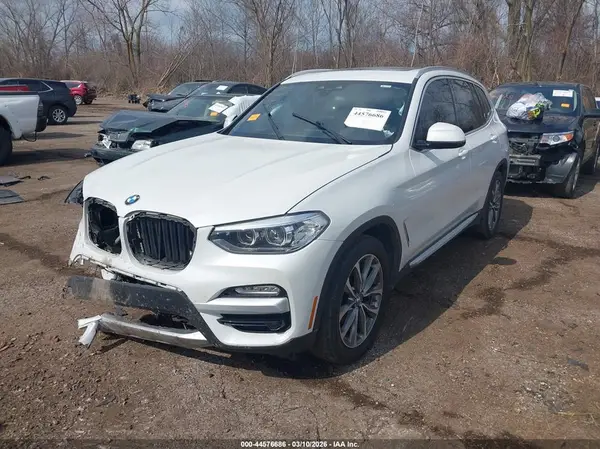 5UXTR9C51KLE18388 2019 BMW X3 - Image 2