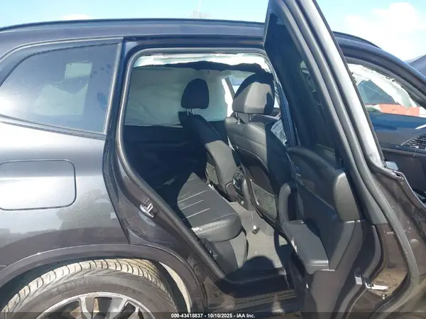 5UXTR9C51KLP84378 2019 BMW X3 - Image 8