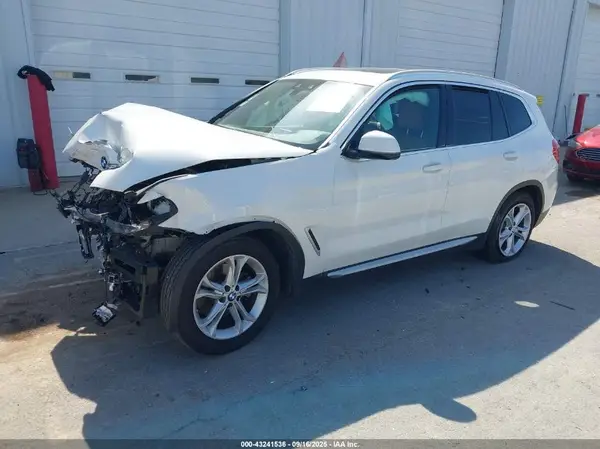 5UXTR9C51KLP92884 2019 BMW X3 - Image 2