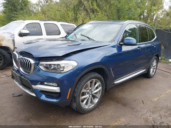 5UXTR9C51KLP95672 2019 BMW X3 - Image 2