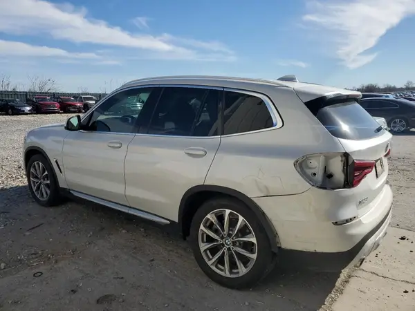 5UXTR9C51KLR06754 2019 BMW X3 - Image 2