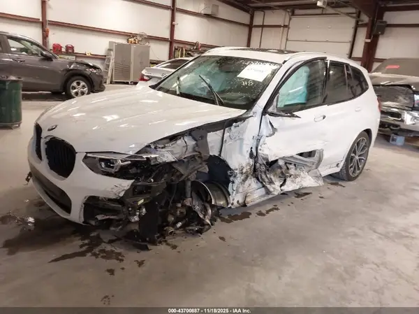 5UXTR9C52JLC73036 2018 BMW X3 - Image 2