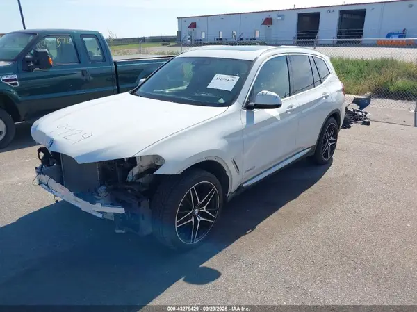 5UXTR9C52JLD60645 2018 BMW X3 - Image 2