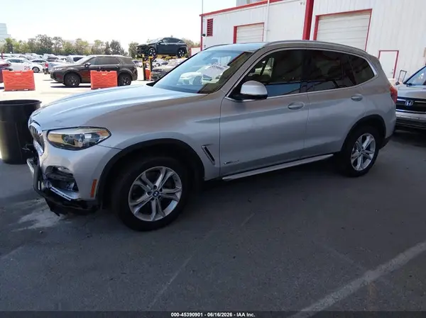 5UXTR9C52JLD62007 2018 BMW X3 - Image 2