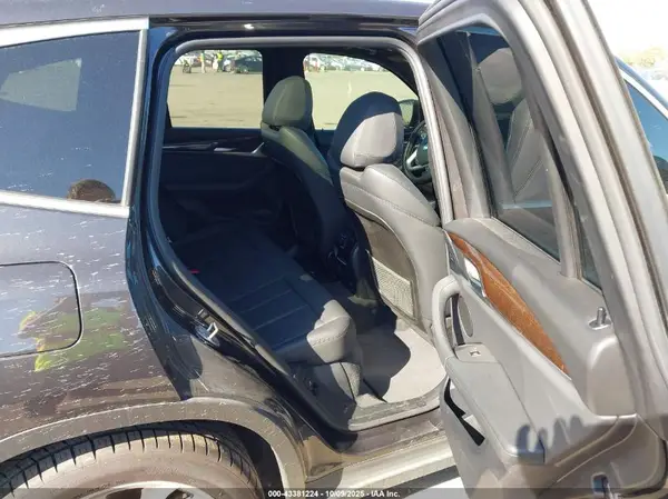 5UXTR9C52JLD66364 2018 BMW X3 - Image 8