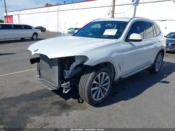 5UXTR9C52JLD71418 2018 BMW X3 - Image 2