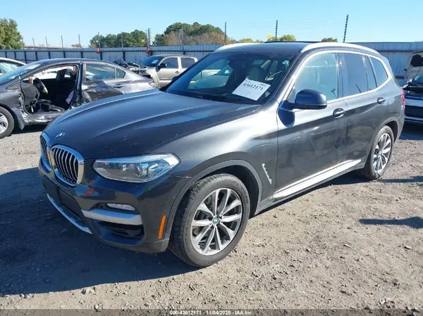5UXTR9C52KLE11353 2019 BMW X3 - Image 2