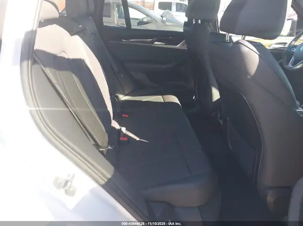 5UXTR9C52KLE11756 2019 BMW X3 - Image 8