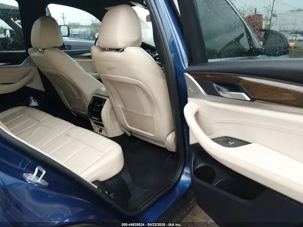 5UXTR9C52KLE12292 2019 BMW X3 - Image 8