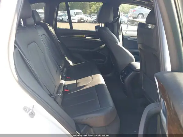 5UXTR9C52KLE14401 2019 BMW X3 - Image 8