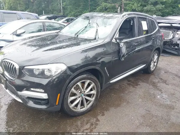 5UXTR9C52KLE17069 2019 BMW X3 - Image 2