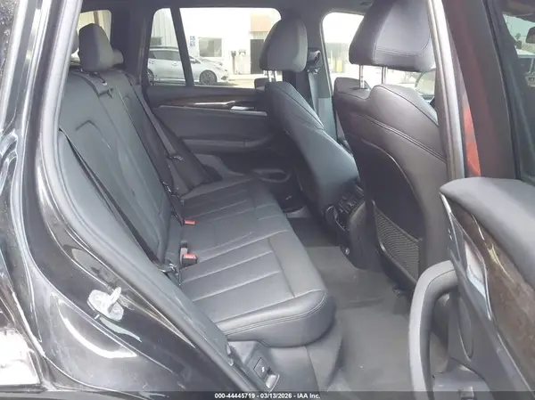 5UXTR9C52KLE21350 2019 BMW X3 - Image 8