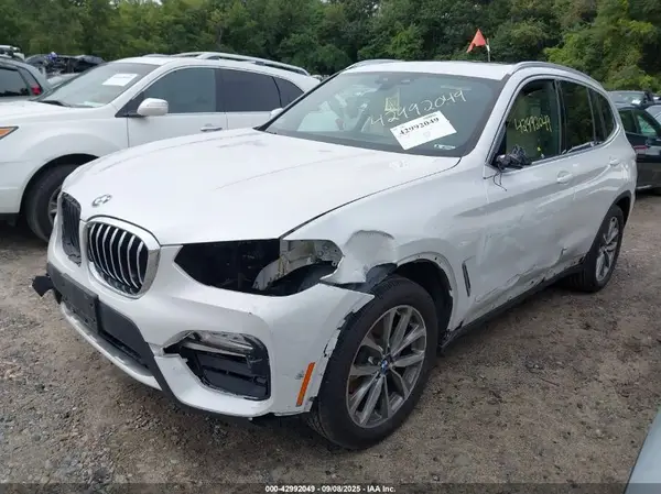 5UXTR9C52KLP85698 2019 BMW X3 - Image 2