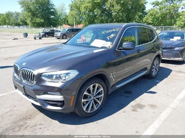 5UXTR9C52KLR08867 2019 BMW X3 - Image 2