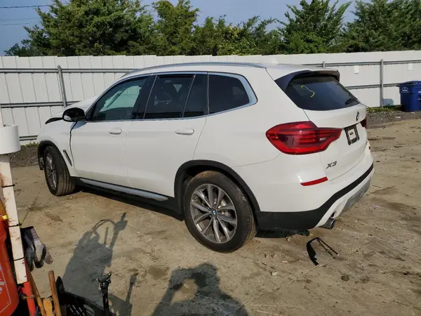 5UXTR9C52KLR11008 2019 BMW X3 - Image 2