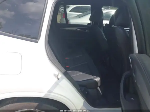 5UXTR9C53JLC78665 2018 BMW X3 - Image 8