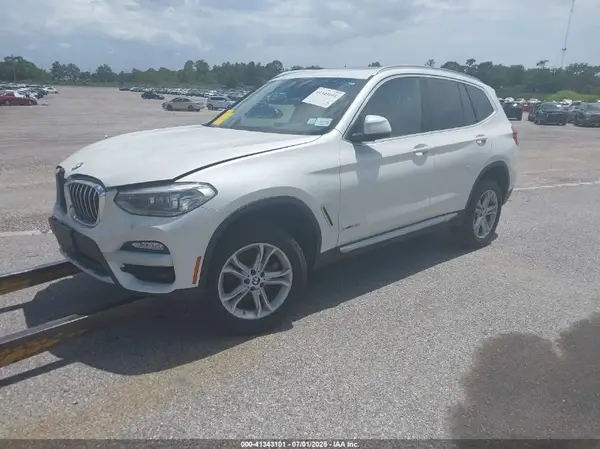 5UXTR9C53JLC81145 2018 BMW X3 - Image 2