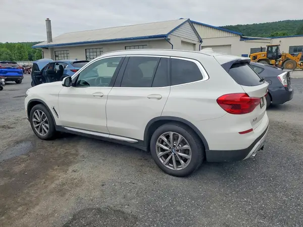 5UXTR9C53JLD68883 2018 BMW X3 - Image 2