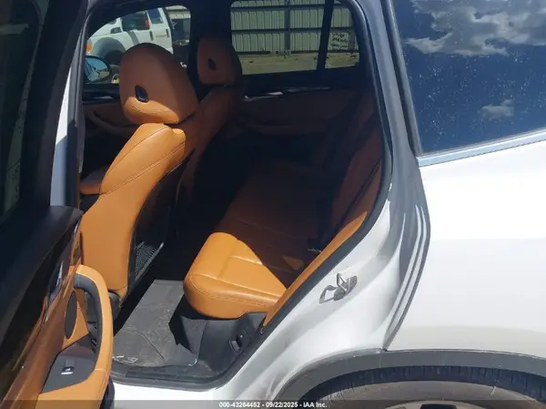 5UXTR9C53KLD93090 2019 BMW X3 - Image 8