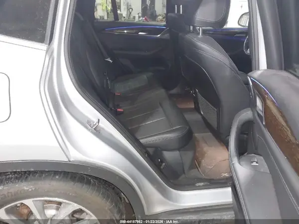 5UXTR9C53KLD97768 2019 BMW X3 - Image 8