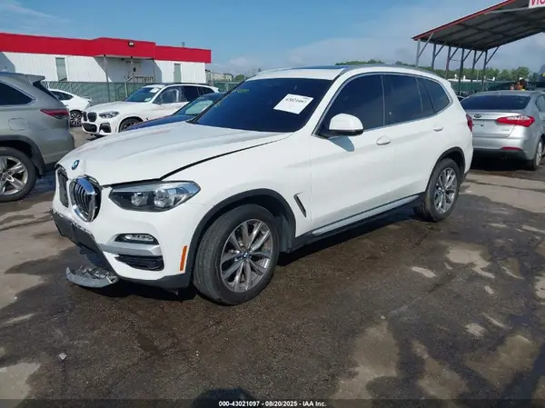 5UXTR9C53KLE21616 2019 BMW X3 - Image 2