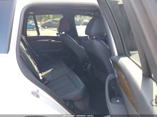 5UXTR9C53KLE21616 2019 BMW X3 - Image 8