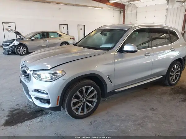 5UXTR9C53KLR03421 2019 BMW X3 - Image 2