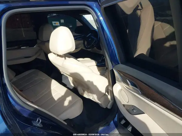 5UXTR9C53KLR06819 2019 BMW X3 - Image 8
