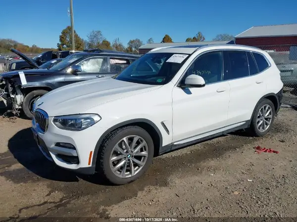 5UXTR9C53KLR09879 2019 BMW X3 - Image 2