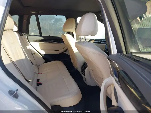 5UXTR9C54JLC80800 2018 BMW X3 - Image 8