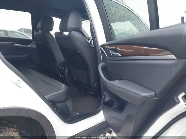 5UXTR9C54KLD90554 2019 BMW X3 - Image 8