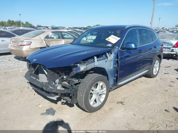5UXTR9C54KLE11869 2019 BMW X3 - Image 2