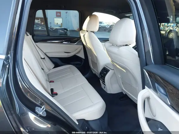 5UXTR9C54KLE12102 2019 BMW X3 - Image 8