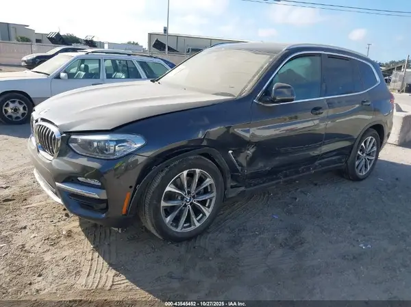 5UXTR9C54KLP82933 2019 BMW X3 - Image 2