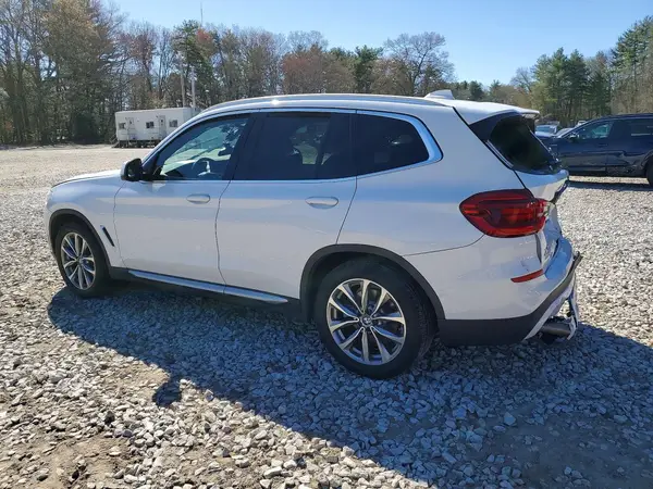 5UXTR9C54KLR10300 2019 BMW X3 - Image 2