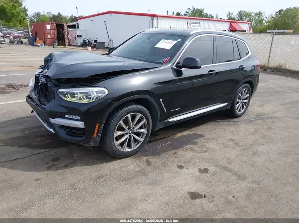 5UXTR9C55JLC68915 2018 BMW X3 - Image 2