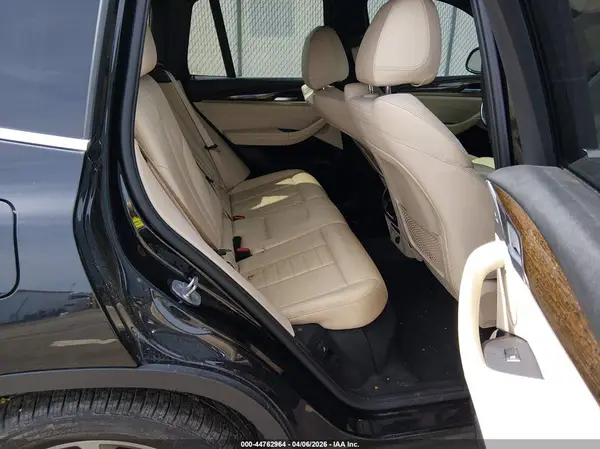 5UXTR9C55JLC68915 2018 BMW X3 - Image 8
