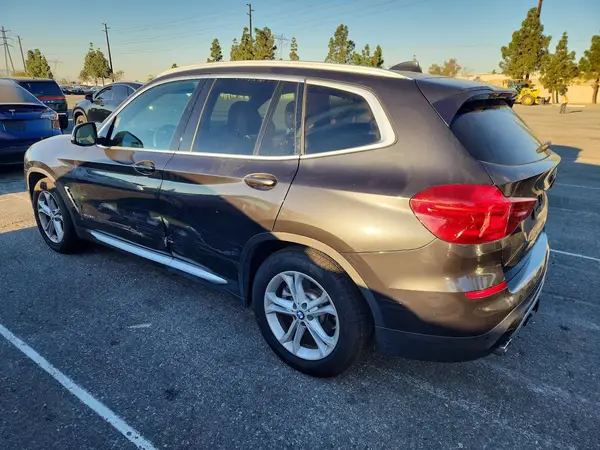 5UXTR9C55JLC83365 2018 BMW X3 - Image 2