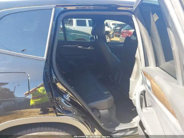 5UXTR9C55JLD59361 2018 BMW X3 - Image 8