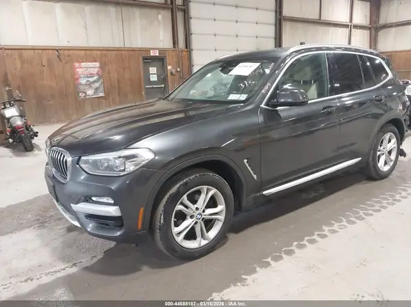 5UXTR9C55KLE20905 2019 BMW X3 - Image 2