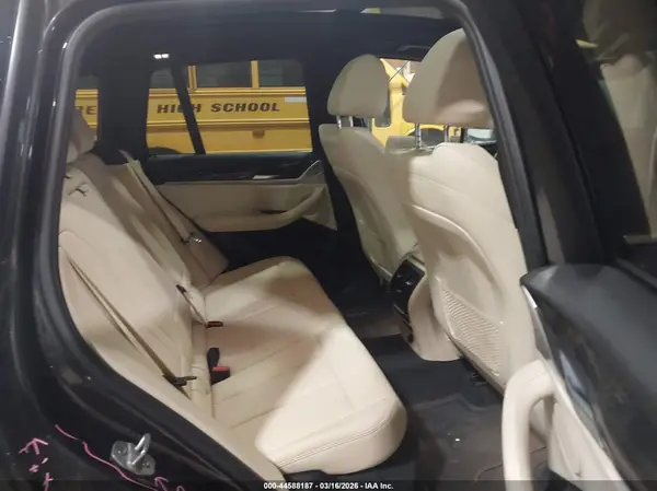 5UXTR9C55KLE20905 2019 BMW X3 - Image 8