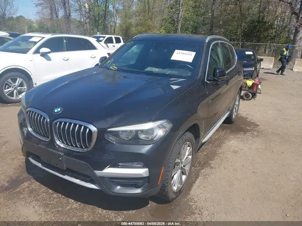 5UXTR9C55KLP90863 2019 BMW X3 - Image 2