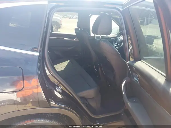 5UXTR9C55KLP90863 2019 BMW X3 - Image 8