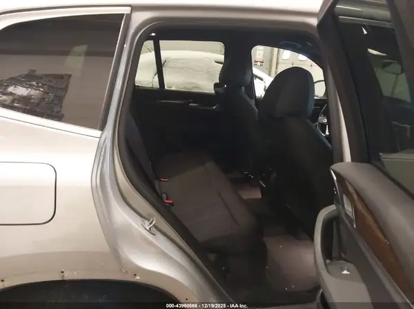 5UXTR9C55KLR04201 2019 BMW X3 - Image 8