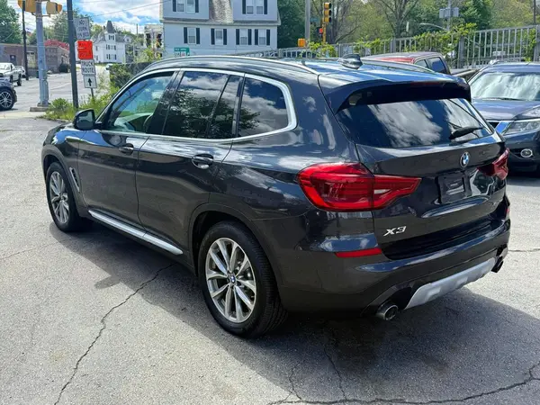 5UXTR9C55KLR04358 2019 BMW X3 - Image 2