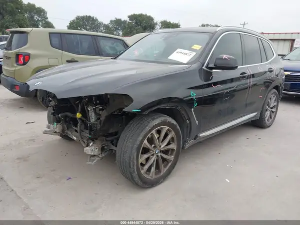5UXTR9C55KLR04988 2019 BMW X3 - Image 2
