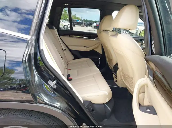 5UXTR9C56JLC68857 2018 BMW X3 - Image 8