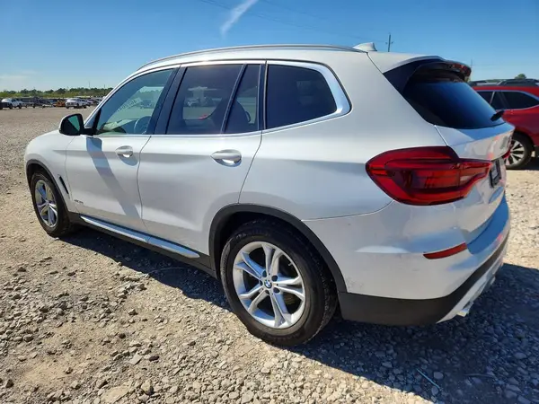 5UXTR9C56JLC75694 2018 BMW X3 - Image 2